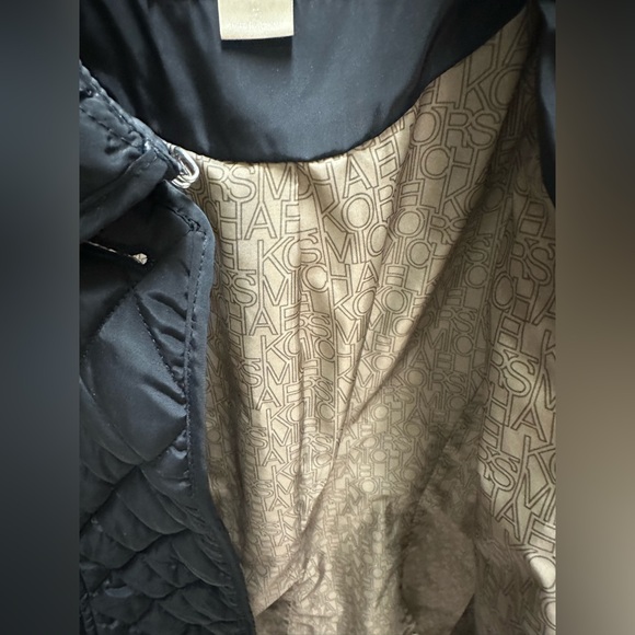Michael Kors Quilted Ladies Jacket. Size M - Picture 4 of 6